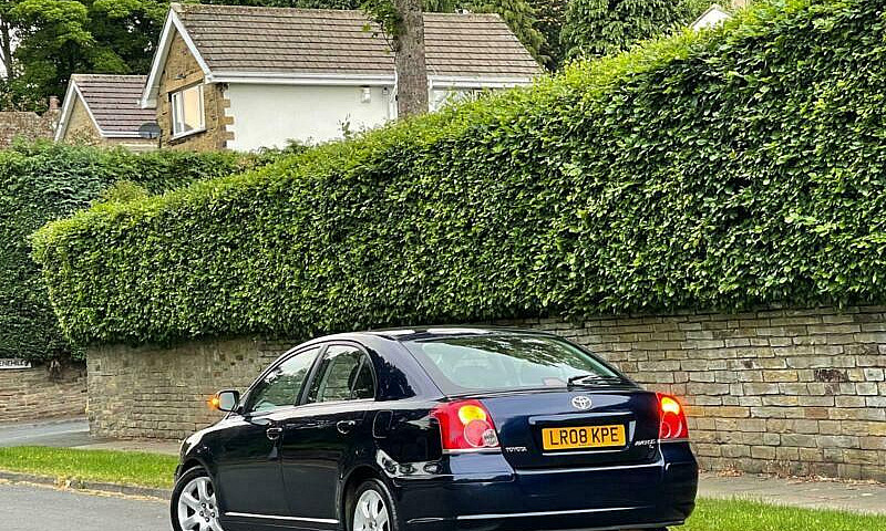 Toyota Avensis 2.0 V...