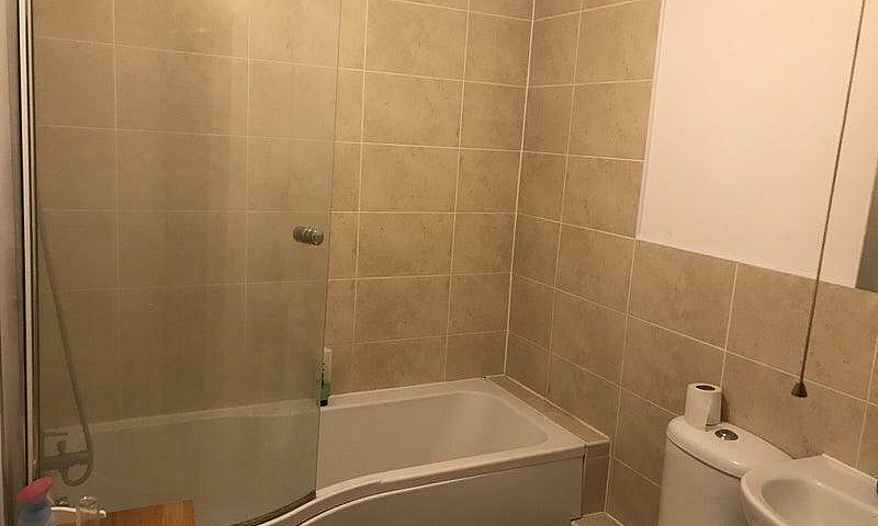 2 Bedroom Flat In Wh...