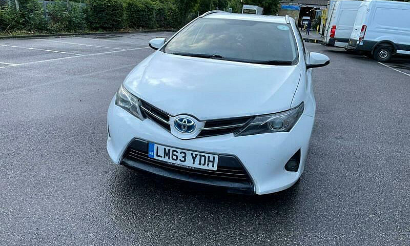 2013 Toyota Auris 1....