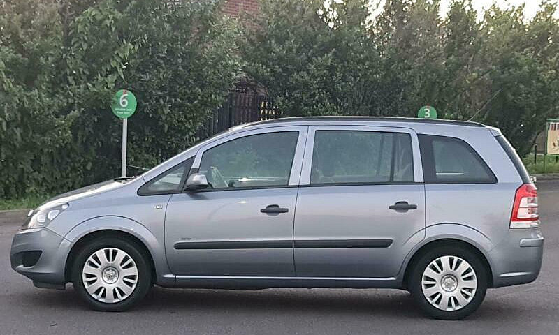 7 Seater Vauxhall Za...
