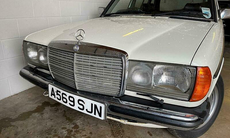 1984 Mercedes W123 2...