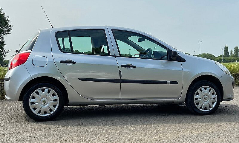 Renault Clio 2006 1....