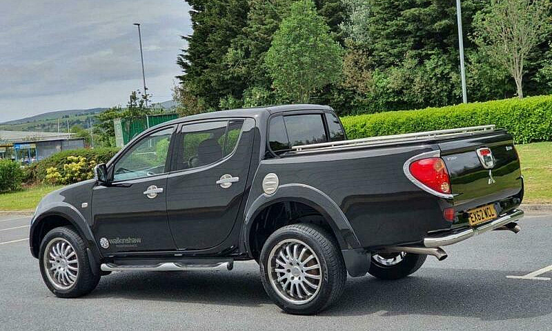 2013 62 Mitsubishi L...