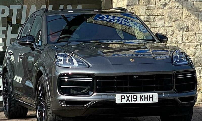 2019 Porsche Cayenne...
