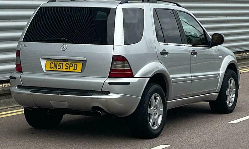 2001 Mercedes-Benz M...