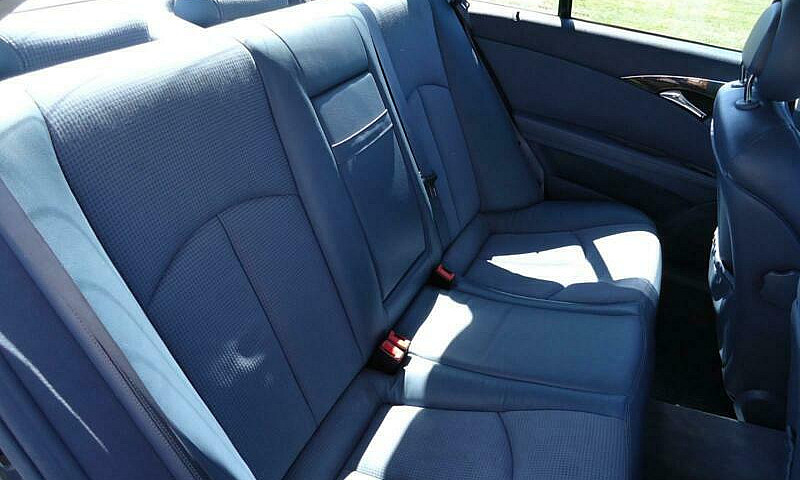 Mercedes-Benz E270 2...