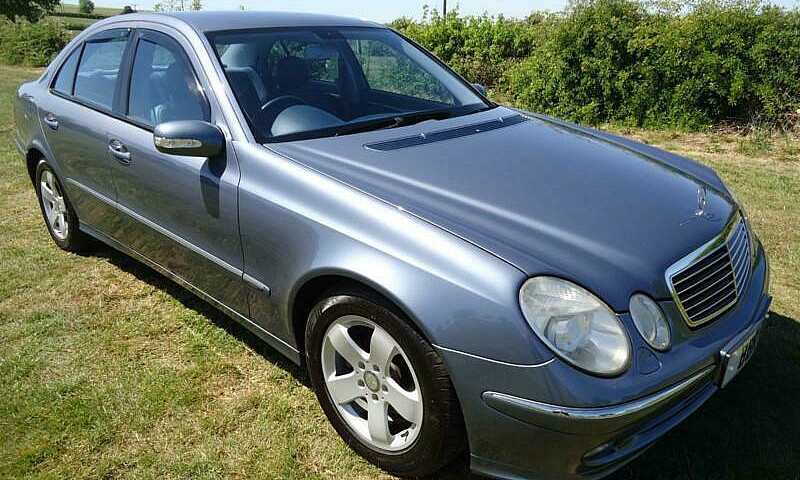 Mercedes-Benz E270 2...