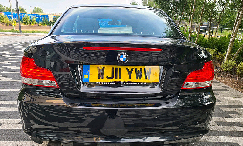 2011 Bmw 1 Series 11...