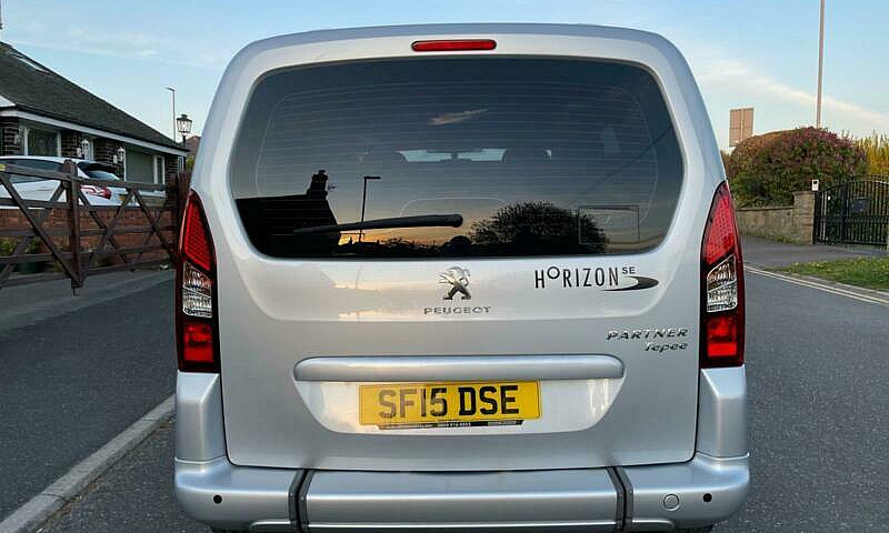 2015 Peugeot Partner...