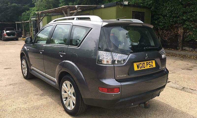 2010 Mitsubishi Outl...