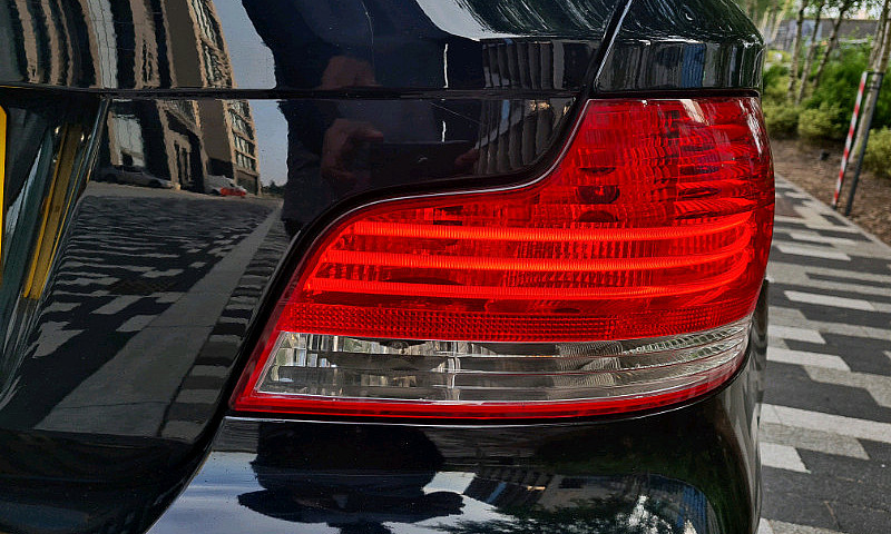 2011 Bmw 1 Series 11...