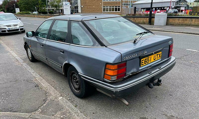 1988 Ford Granada 2....