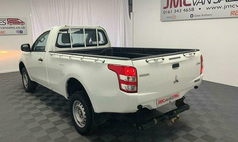 2017 17 Mitsubishi L...