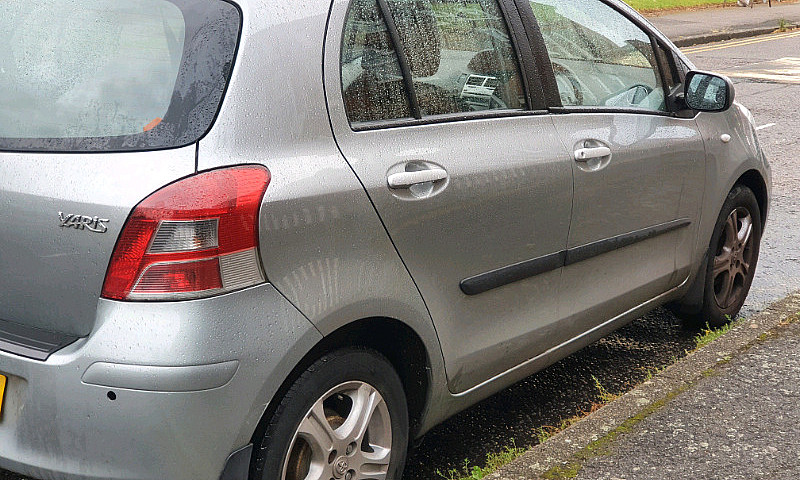2009 Toyota Yaris 1....