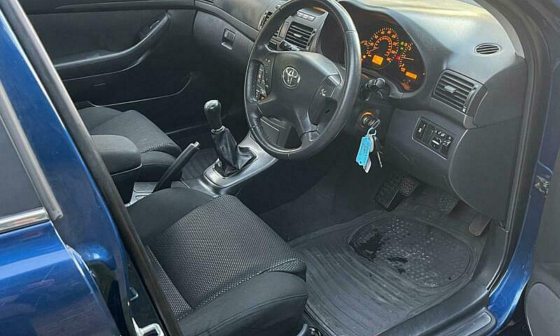 06 Toyota Avensis 1....