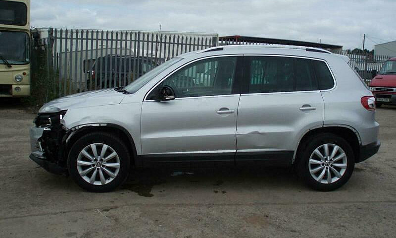 2014 Volkswagen Tigu...