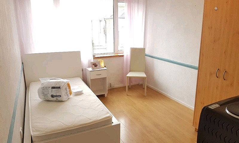 :: A Bright Room On ...
