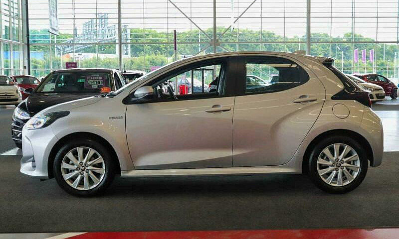 2021 Toyota Yaris To...
