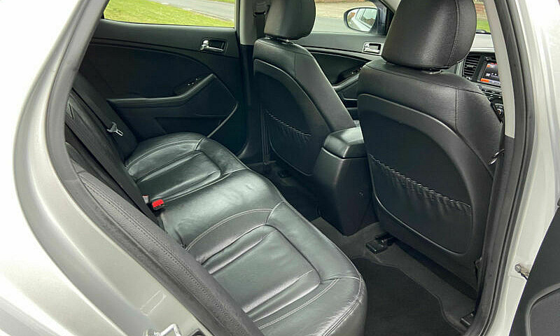 2012 Kia Optima 3 1....