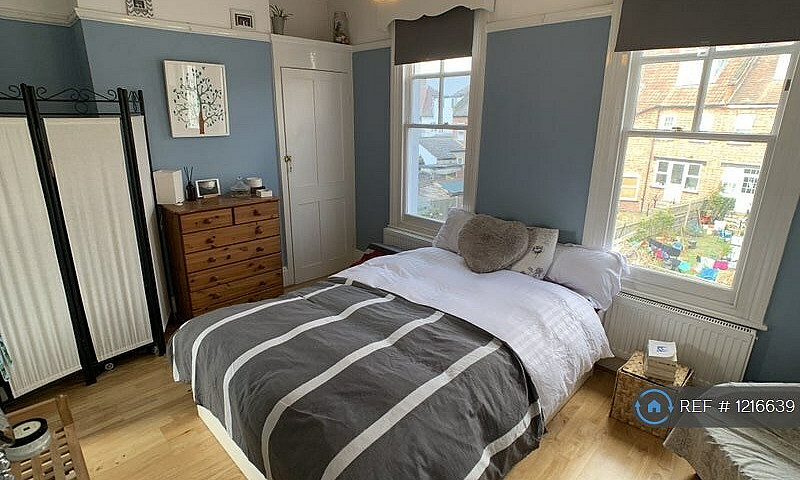 Studio Flat In Semle...