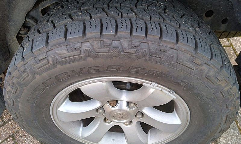 Toyota Land Cruiser ...