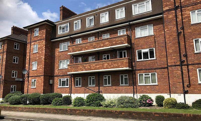 2 Bedroom Flat In No...