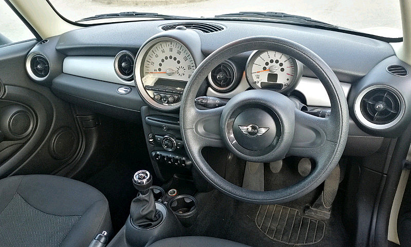 2010 Mini Cooper 1.6...