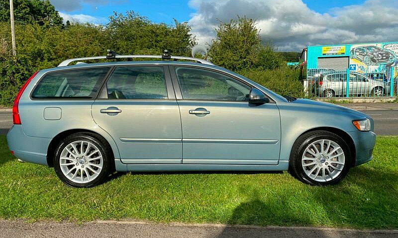 2010 Volvo V50 D4 [1...