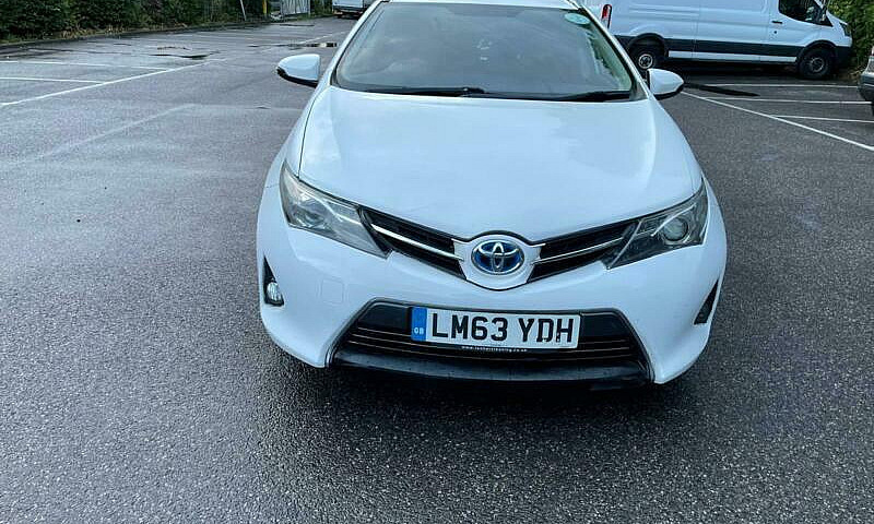 2013 Toyota Auris 1....