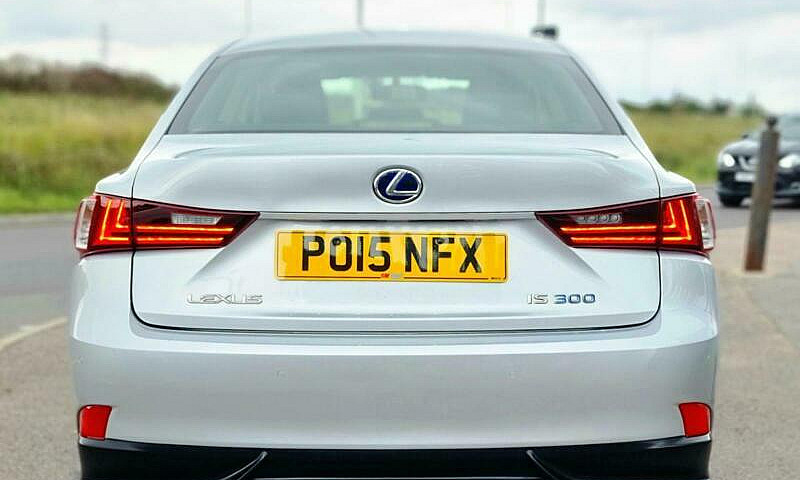2015 Lexus Is 300H E...