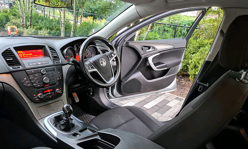 2010 Vauxhall Insign...