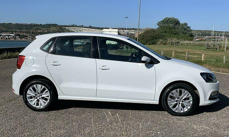 2015 Volkswagen Polo...