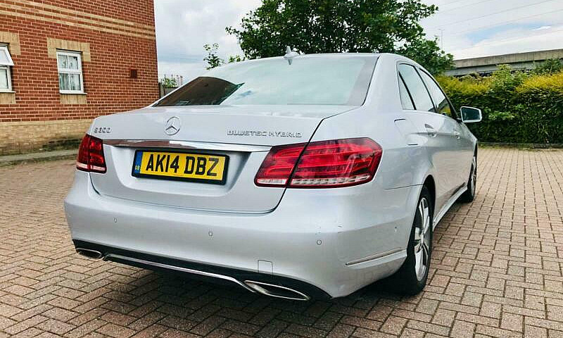 Mercedes-Benz E300 2...