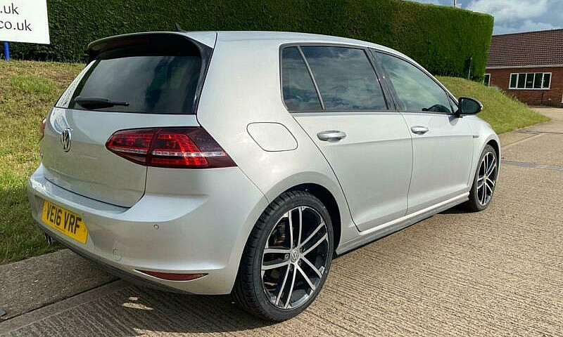 2016 Volkswagen Golf...