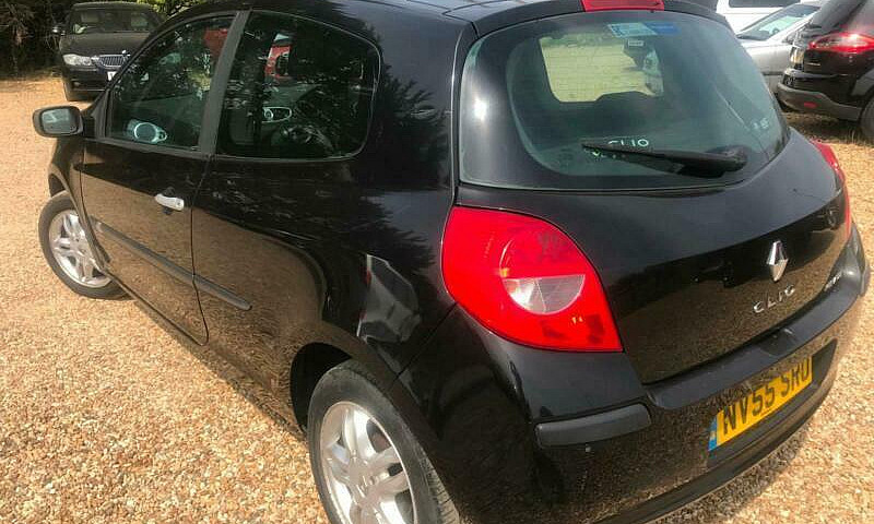 2006 Renault Clio 1....