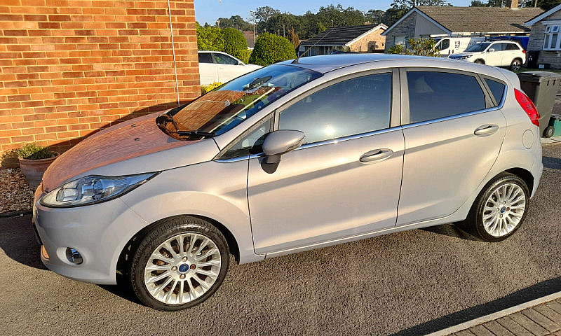 Ford Fiesta Titanuum...