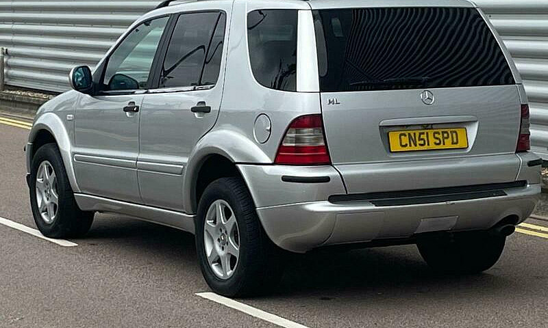 2001 Mercedes-Benz M...