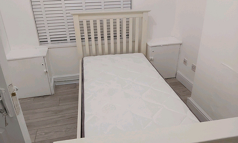 Single Room To Let...