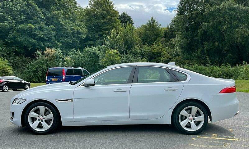 2017 17 Jaguar Xf 2....