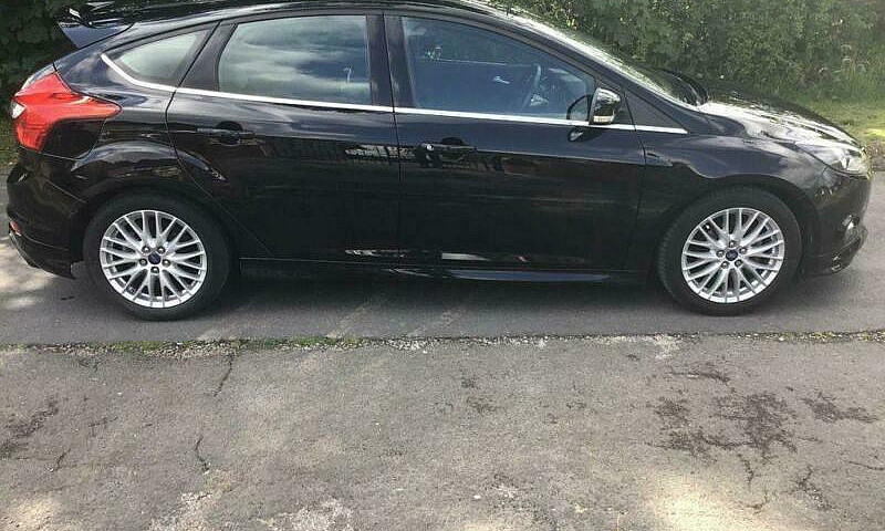 2014 14 Ford Focus 1...