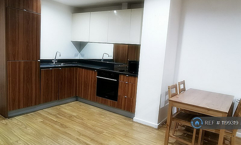 2 Bedroom Flat In Ar...