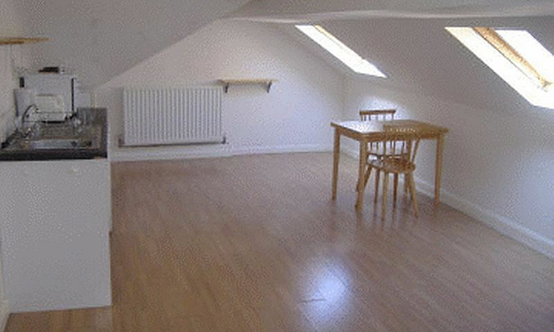 Studio Flat In Hillf...