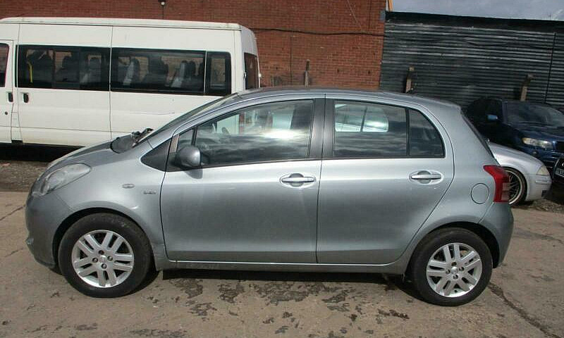 Toyota Yaris Multimo...