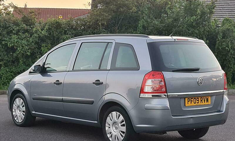 7 Seater Vauxhall Za...