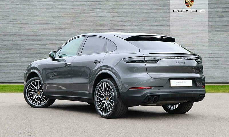 2021 Porsche Cayenne...
