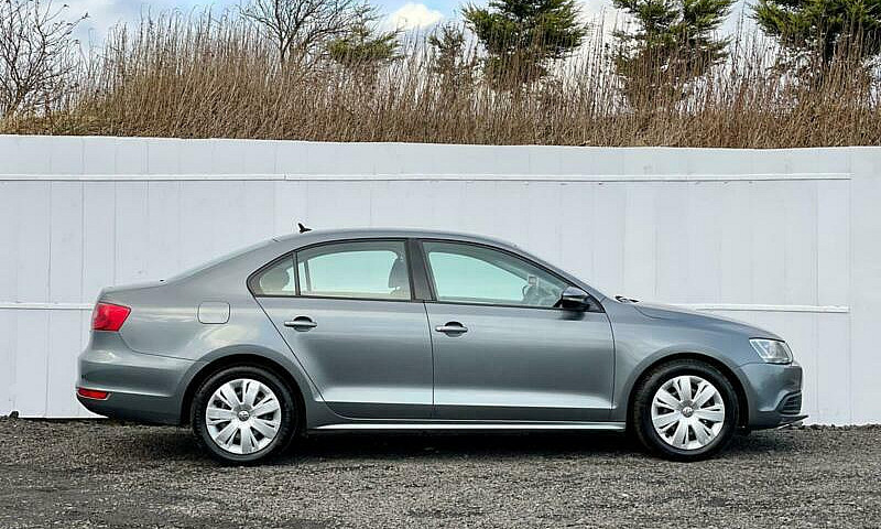 2012 Volkswagen Jett...