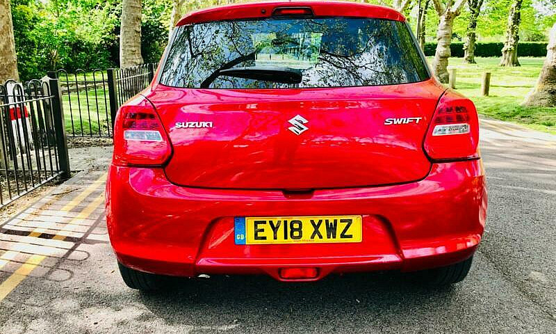 Suzuki Swift 1.0 Pet...