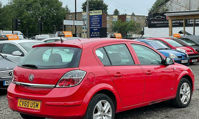 * 60 2011 Vauxhall A...