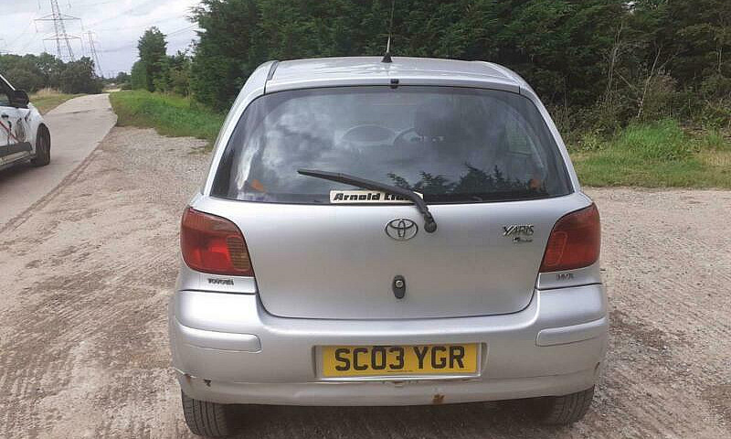 2003 Toyota Yaris T ...