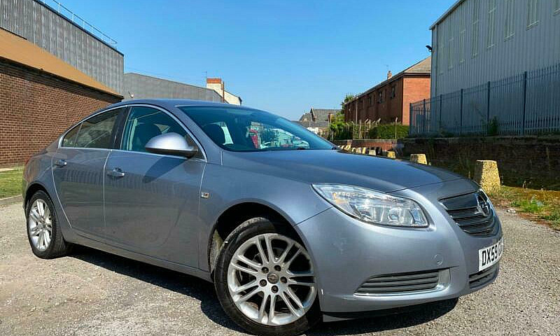 59 Insignia 4 Dr, Gr...